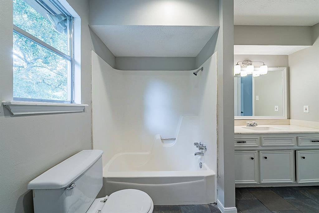 5222 2 Woodville Lane, Spring, Texas 77379, 5 Bedrooms Bedrooms, 5 Rooms Rooms,2 BathroomsBathrooms,Single-family,For Sale,Woodville,78951491