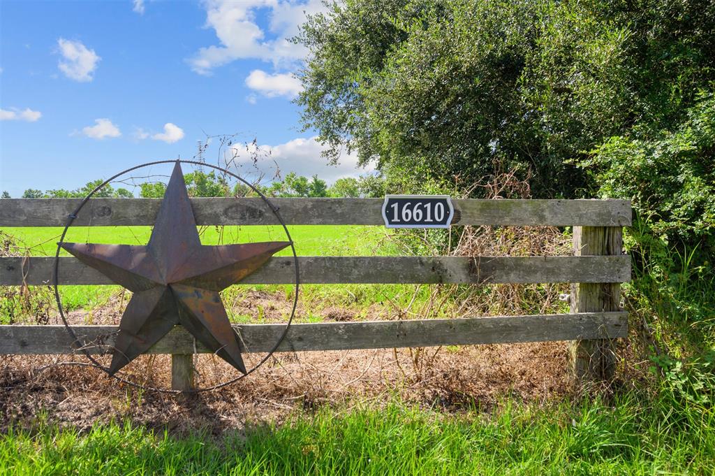 16610 1 Warren Ranch Road, Hockley, Texas 77447, 3 Bedrooms Bedrooms, 5 Rooms Rooms,2 BathroomsBathrooms,Country Homes/acreage,For Sale,Warren Ranch,87100234