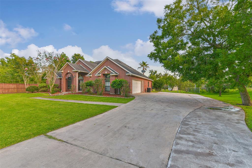 213 1 County Road 201, Angleton, Texas 77515, 4 Bedrooms Bedrooms, 6 Rooms Rooms,3 BathroomsBathrooms,Single-family,For Sale,County Road 201,96110035