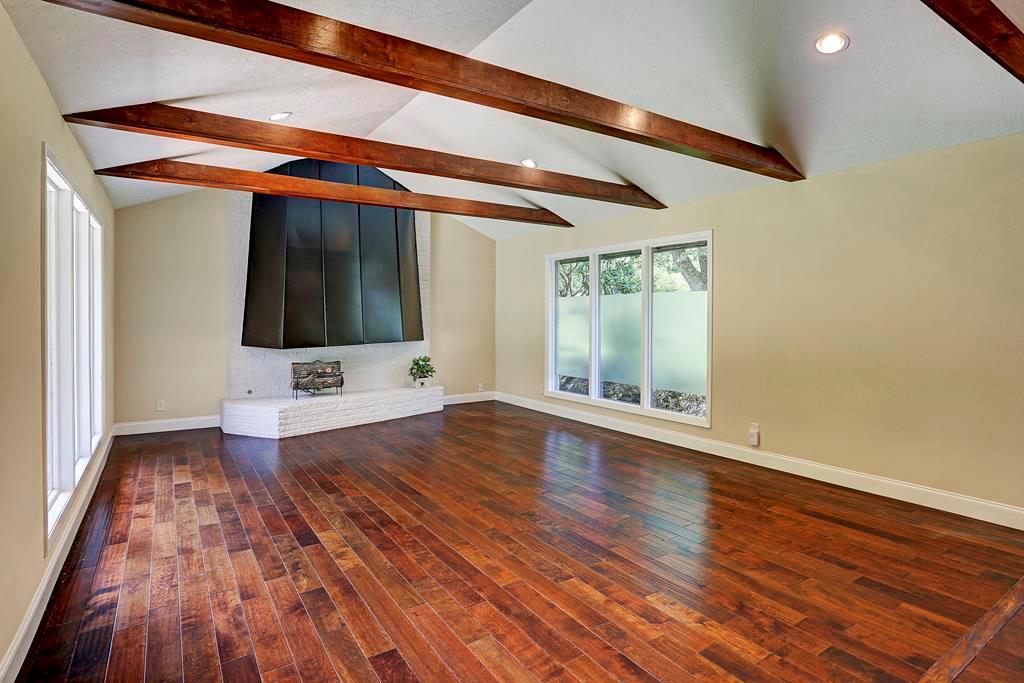 7706 1 Valley View Lane, Houston, Texas 77074, 3 Bedrooms Bedrooms, 10 Rooms Rooms,2 BathroomsBathrooms,Single-family,For Sale,Valley View,57887272