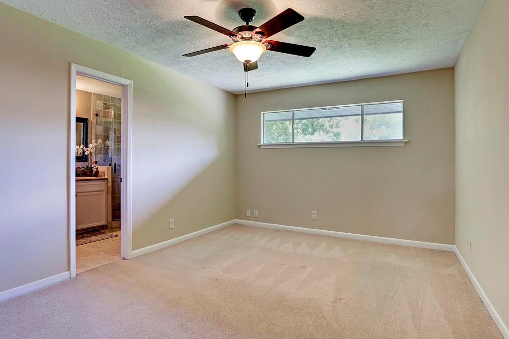 7706 1 Valley View Lane, Houston, Texas 77074, 3 Bedrooms Bedrooms, 10 Rooms Rooms,2 BathroomsBathrooms,Single-family,For Sale,Valley View,57887272