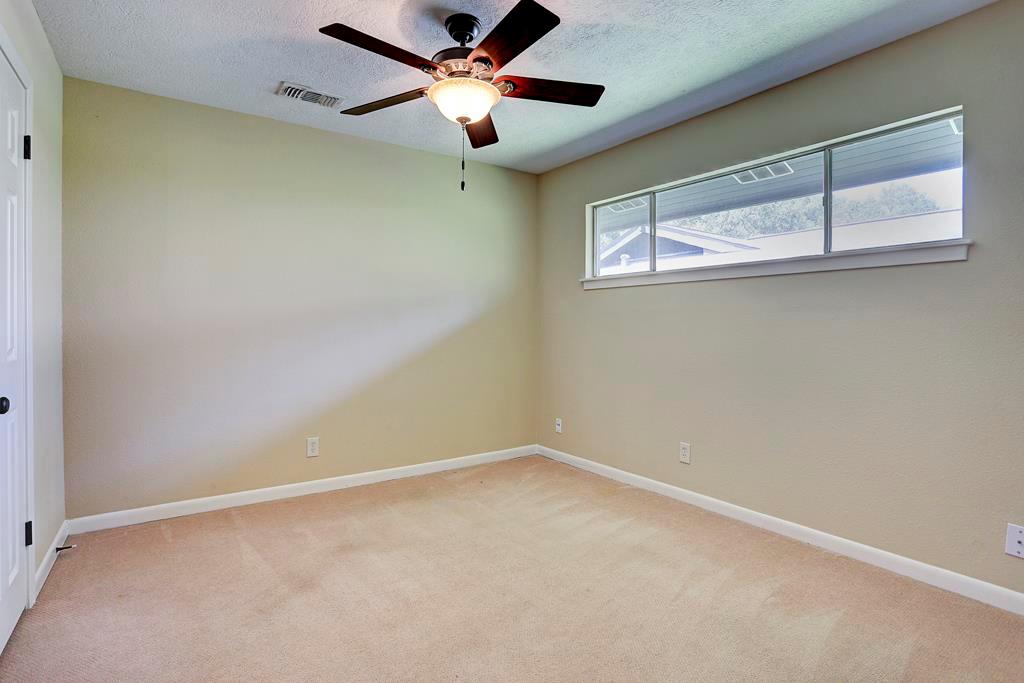 7706 1 Valley View Lane, Houston, Texas 77074, 3 Bedrooms Bedrooms, 10 Rooms Rooms,2 BathroomsBathrooms,Single-family,For Sale,Valley View,57887272