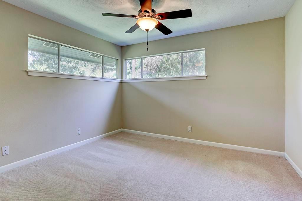 7706 1 Valley View Lane, Houston, Texas 77074, 3 Bedrooms Bedrooms, 10 Rooms Rooms,2 BathroomsBathrooms,Single-family,For Sale,Valley View,57887272