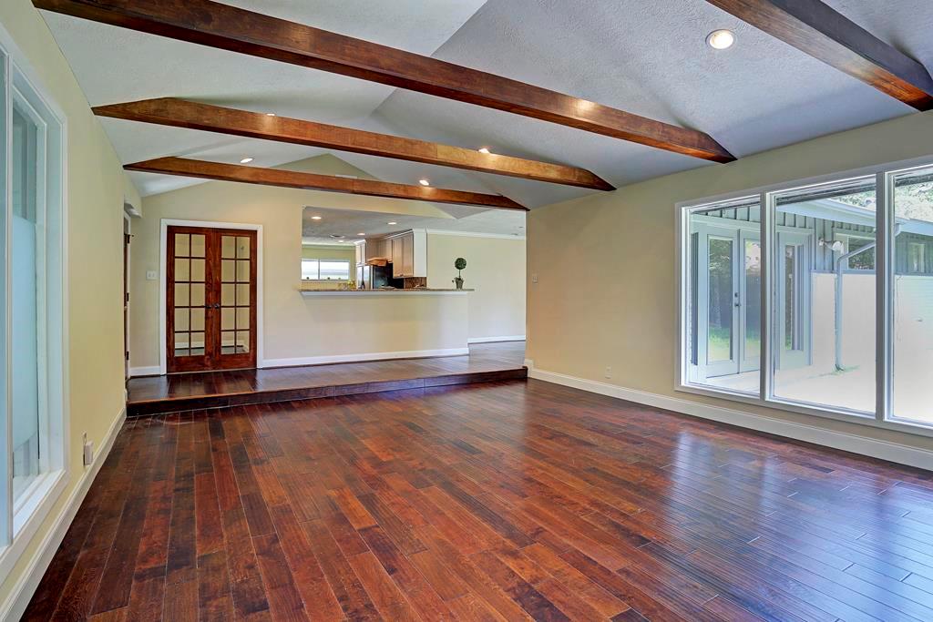 7706 1 Valley View Lane, Houston, Texas 77074, 3 Bedrooms Bedrooms, 10 Rooms Rooms,2 BathroomsBathrooms,Single-family,For Sale,Valley View,57887272