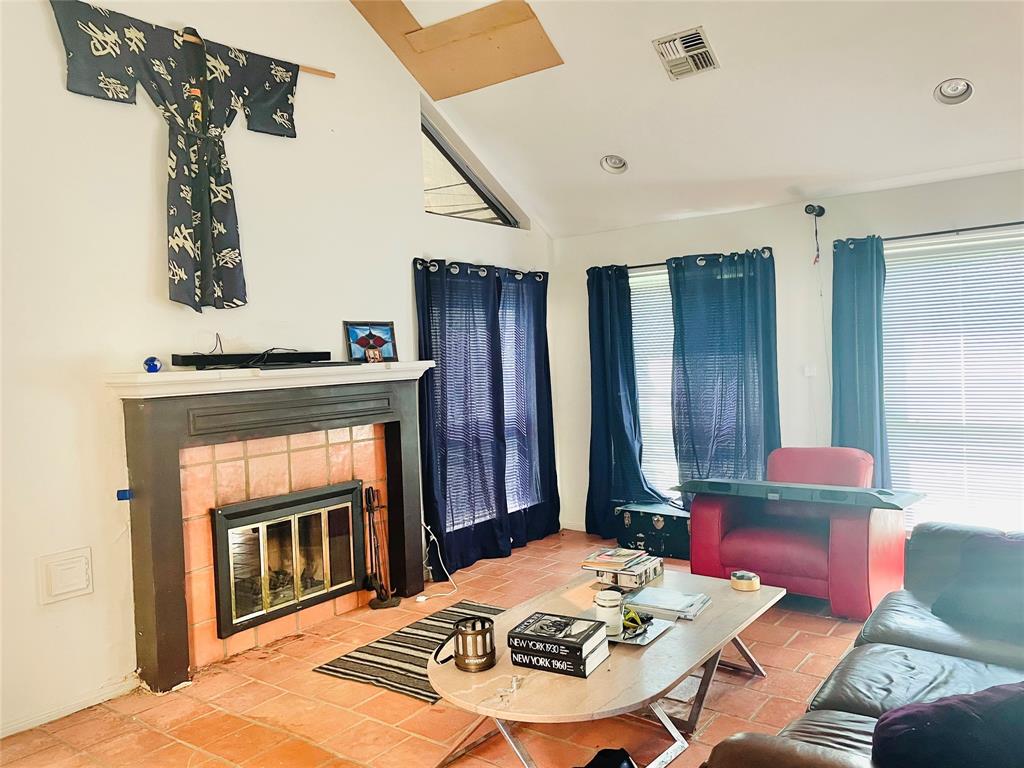 712 2 Algregg Street, Houston, Texas 77008, 2 Bedrooms Bedrooms, 4 Rooms Rooms,2 BathroomsBathrooms,Single-family,For Sale,Algregg,81864949