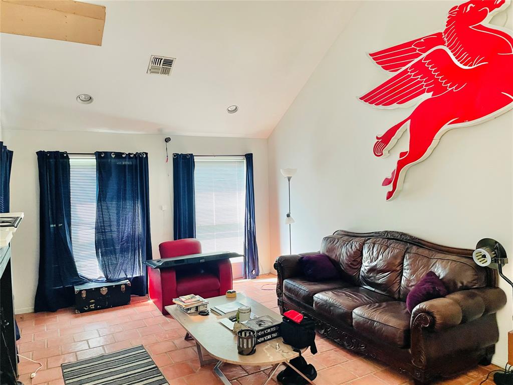 712 2 Algregg Street, Houston, Texas 77008, 2 Bedrooms Bedrooms, 4 Rooms Rooms,2 BathroomsBathrooms,Single-family,For Sale,Algregg,81864949