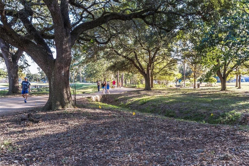 217 3 Asbury Street, Houston, Texas 77007, 4 Bedrooms Bedrooms, 9 Rooms Rooms,3 BathroomsBathrooms,Single-family,For Sale,Asbury,16415024