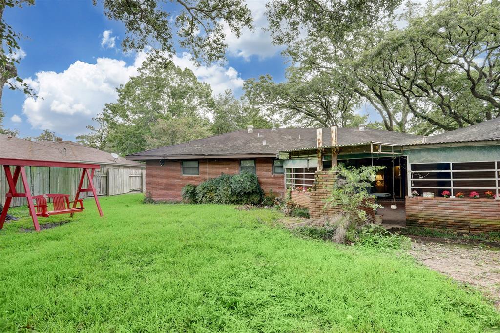 1003 1 Shirkmere Road, Houston, Texas 77008, 3 Bedrooms Bedrooms, 8 Rooms Rooms,2 BathroomsBathrooms,Single-family,For Sale,Shirkmere,18681404