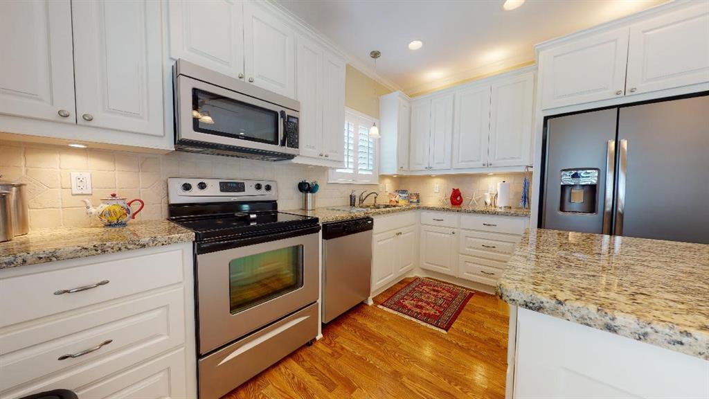 940 1 Palmview, Crystal Beach, Texas 77650, 2 Bedrooms Bedrooms, 2 Rooms Rooms,2 BathroomsBathrooms,Single-family,For Sale,Palmview,69855256