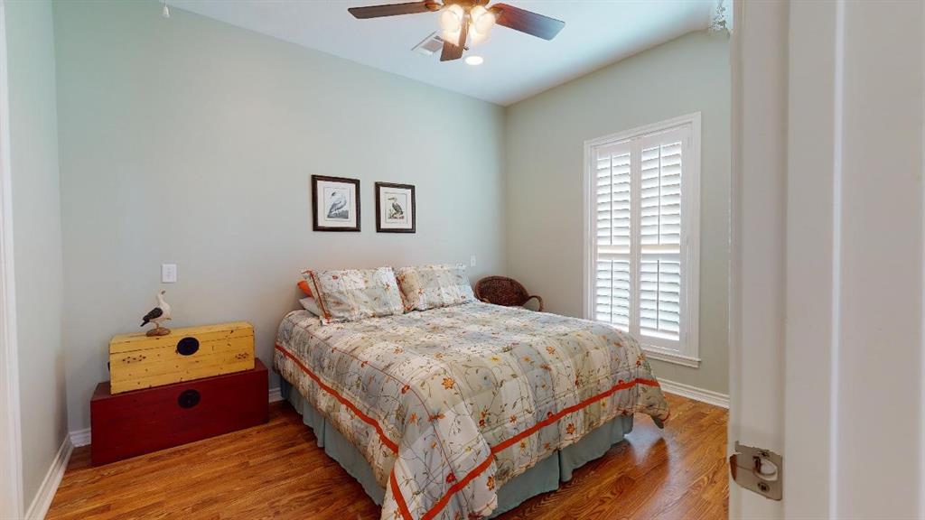 940 1 Palmview, Crystal Beach, Texas 77650, 2 Bedrooms Bedrooms, 2 Rooms Rooms,2 BathroomsBathrooms,Single-family,For Sale,Palmview,69855256