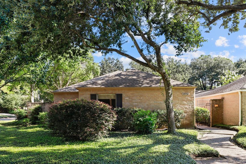 15714 1 Barkers Landing Road, Houston, Texas 77079, 3 Bedrooms Bedrooms, 10 Rooms Rooms,2 BathroomsBathrooms,Single-family,For Sale,Barkers Landing,10133863