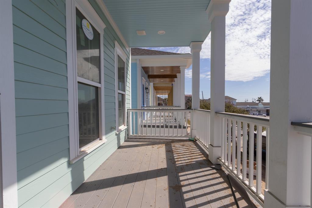 2314 2 Bernardo de Galvez Street, Galveston, Texas 77550, 3 Bedrooms Bedrooms, 8 Rooms Rooms,3 BathroomsBathrooms,Single-family,For Sale,Bernardo de Galvez,23753666