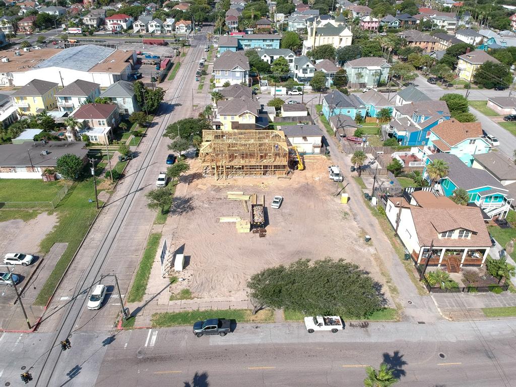 2314 2 Bernardo de Galvez Street, Galveston, Texas 77550, 3 Bedrooms Bedrooms, 8 Rooms Rooms,3 BathroomsBathrooms,Single-family,For Sale,Bernardo de Galvez,23753666