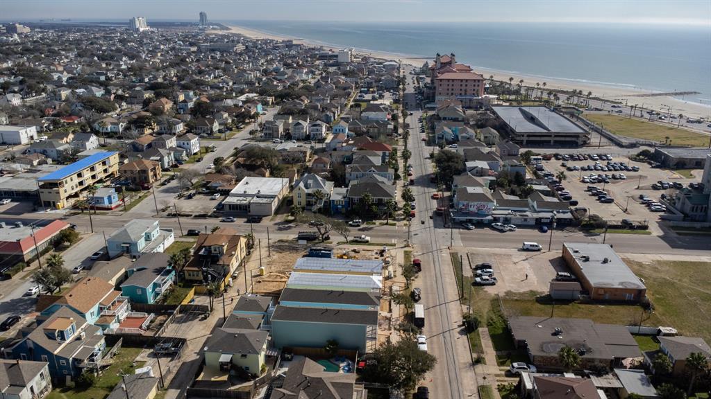 2314 2 Bernardo de Galvez Street, Galveston, Texas 77550, 3 Bedrooms Bedrooms, 8 Rooms Rooms,3 BathroomsBathrooms,Single-family,For Sale,Bernardo de Galvez,23753666