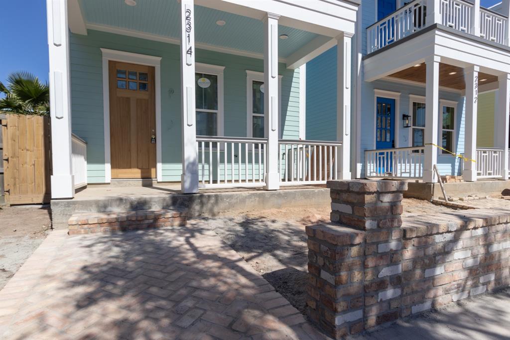 2314 2 Bernardo de Galvez Street, Galveston, Texas 77550, 3 Bedrooms Bedrooms, 8 Rooms Rooms,3 BathroomsBathrooms,Single-family,For Sale,Bernardo de Galvez,23753666