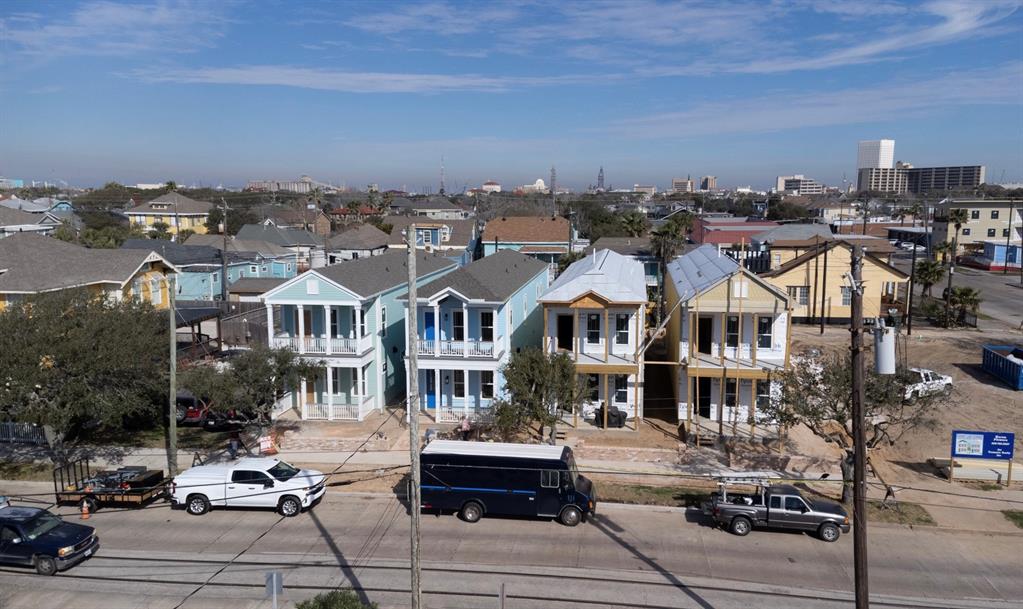 2314 2 Bernardo de Galvez Street, Galveston, Texas 77550, 3 Bedrooms Bedrooms, 8 Rooms Rooms,3 BathroomsBathrooms,Single-family,For Sale,Bernardo de Galvez,23753666