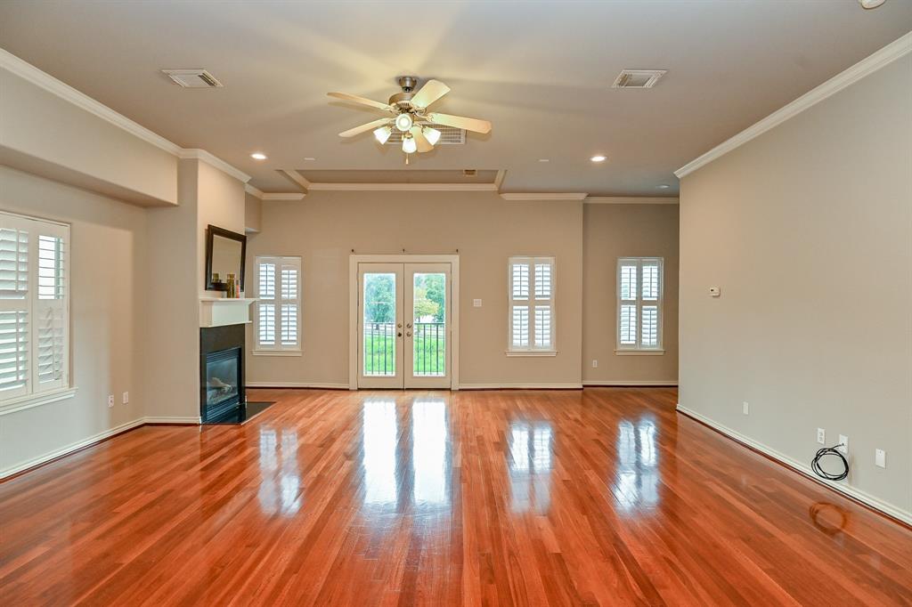 543 3 T C Jester Boulevard, Houston, Texas 77007, 4 Bedrooms Bedrooms, 5 Rooms Rooms,3 BathroomsBathrooms,Single-family,For Sale,T C Jester,56767167