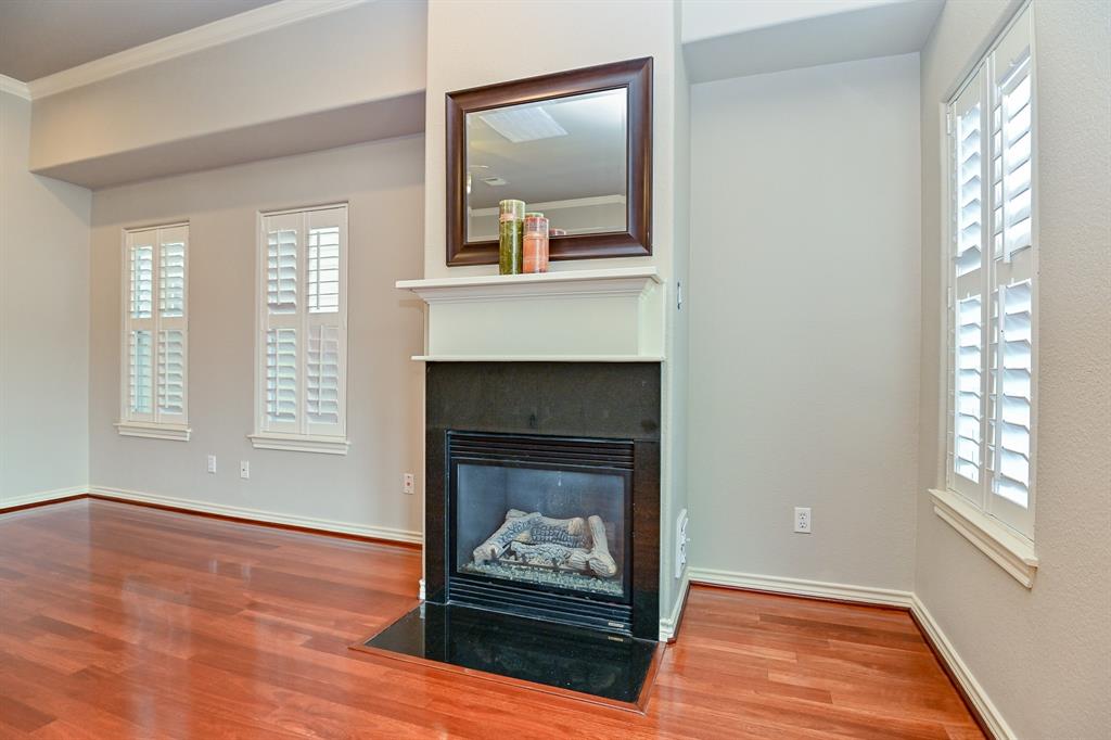 543 3 T C Jester Boulevard, Houston, Texas 77007, 4 Bedrooms Bedrooms, 5 Rooms Rooms,3 BathroomsBathrooms,Single-family,For Sale,T C Jester,56767167