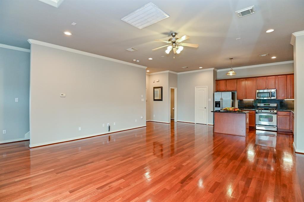 543 3 T C Jester Boulevard, Houston, Texas 77007, 4 Bedrooms Bedrooms, 5 Rooms Rooms,3 BathroomsBathrooms,Single-family,For Sale,T C Jester,56767167