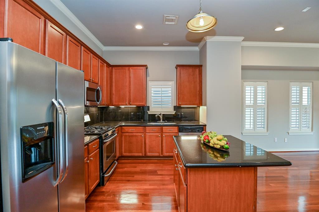 543 3 T C Jester Boulevard, Houston, Texas 77007, 4 Bedrooms Bedrooms, 5 Rooms Rooms,3 BathroomsBathrooms,Single-family,For Sale,T C Jester,56767167