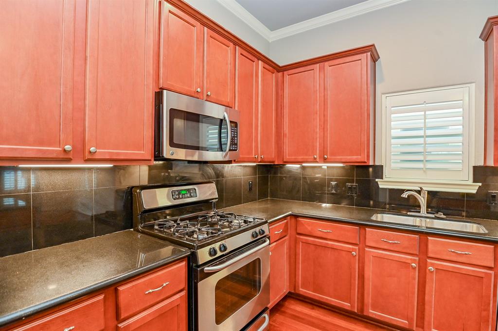 543 3 T C Jester Boulevard, Houston, Texas 77007, 4 Bedrooms Bedrooms, 5 Rooms Rooms,3 BathroomsBathrooms,Single-family,For Sale,T C Jester,56767167