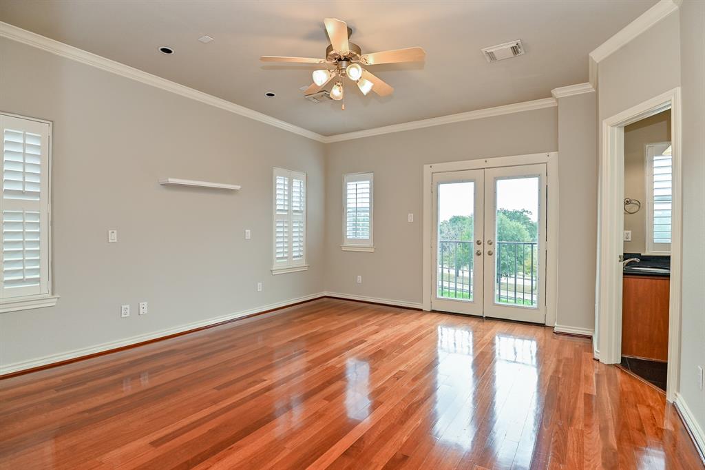 543 3 T C Jester Boulevard, Houston, Texas 77007, 4 Bedrooms Bedrooms, 5 Rooms Rooms,3 BathroomsBathrooms,Single-family,For Sale,T C Jester,56767167