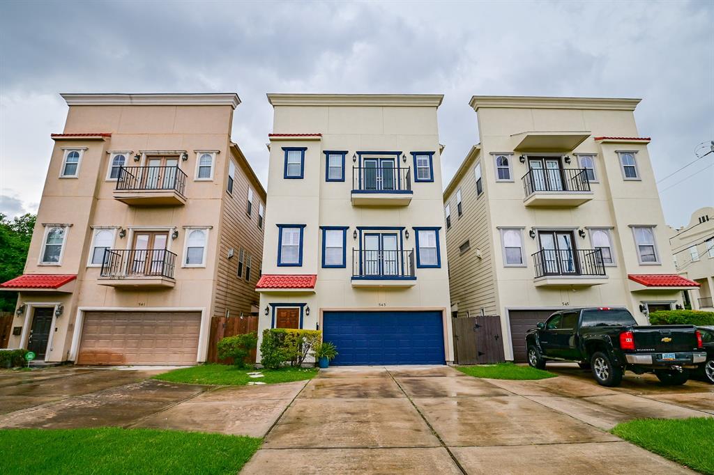 543 3 T C Jester Boulevard, Houston, Texas 77007, 4 Bedrooms Bedrooms, 5 Rooms Rooms,3 BathroomsBathrooms,Single-family,For Sale,T C Jester,56767167