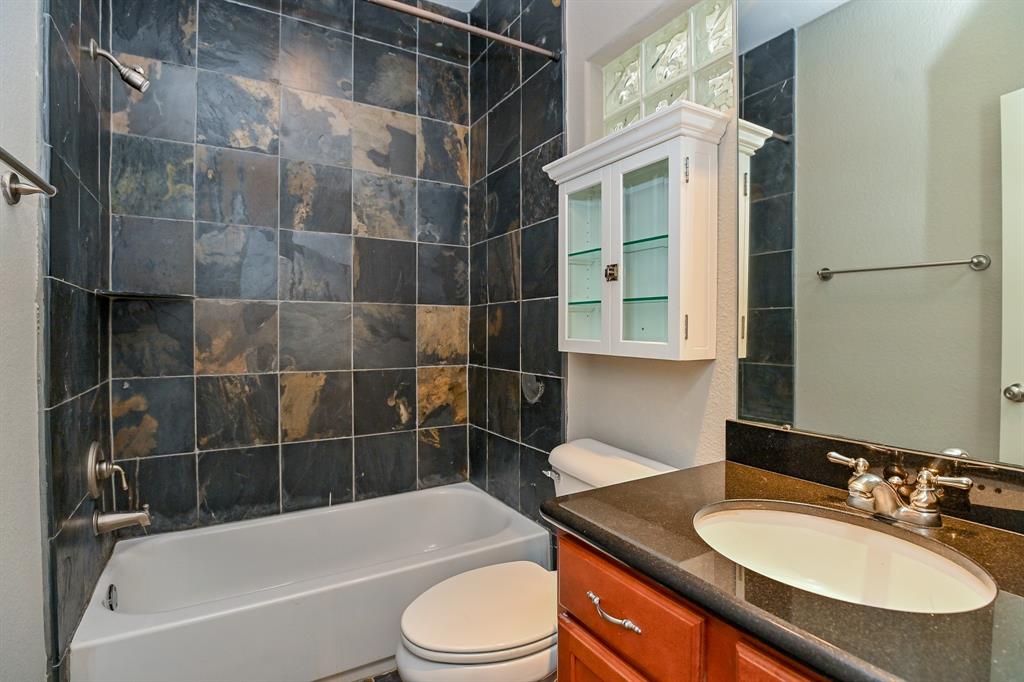 543 3 T C Jester Boulevard, Houston, Texas 77007, 4 Bedrooms Bedrooms, 5 Rooms Rooms,3 BathroomsBathrooms,Single-family,For Sale,T C Jester,56767167