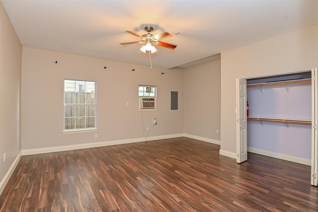 543 3 T C Jester Boulevard, Houston, Texas 77007, 4 Bedrooms Bedrooms, 5 Rooms Rooms,3 BathroomsBathrooms,Single-family,For Sale,T C Jester,56767167
