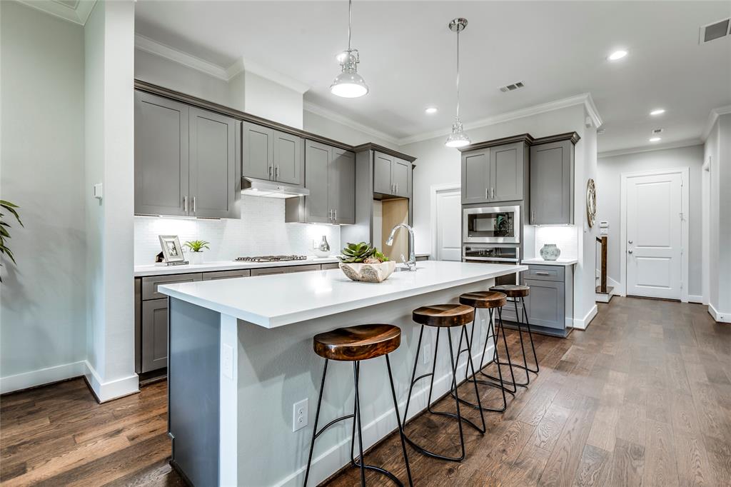 4710 3 MERWIN Street, Houston, Texas 77027, 4 Bedrooms Bedrooms, 14 Rooms Rooms,3 BathroomsBathrooms,Single-family,For Sale,MERWIN,63219680