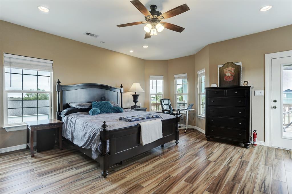 1026 2 21st Street, San Leon, Texas 77539, 3 Bedrooms Bedrooms, 5 Rooms Rooms,2 BathroomsBathrooms,Single-family,For Sale,21st,72500613