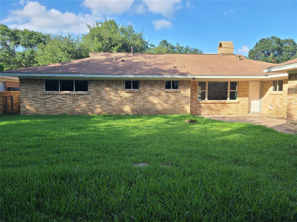 8003 1 Triola Lane, Houston, Texas 77036, 3 Bedrooms Bedrooms, 3 Rooms Rooms,2 BathroomsBathrooms,Single-family,For Sale,Triola,62979417