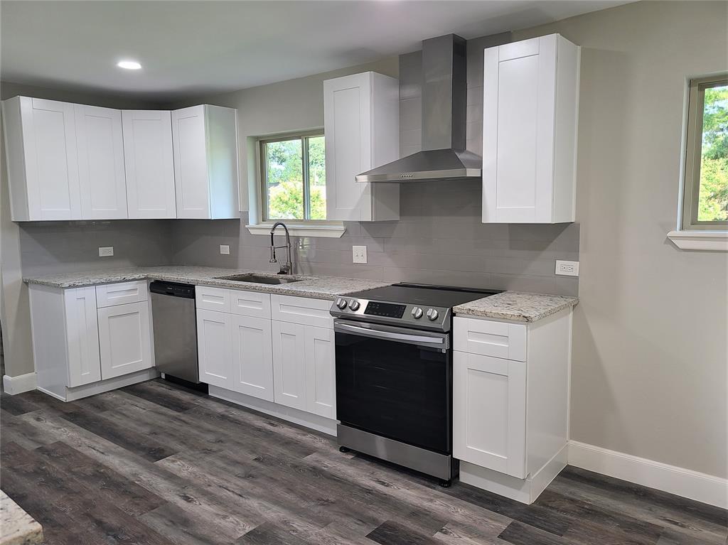 8003 1 Triola Lane, Houston, Texas 77036, 3 Bedrooms Bedrooms, 3 Rooms Rooms,2 BathroomsBathrooms,Single-family,For Sale,Triola,62979417