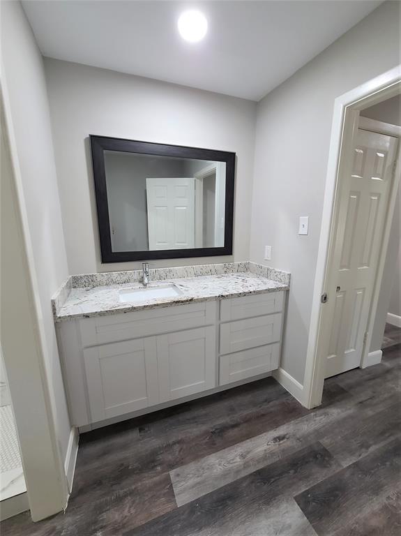 8003 1 Triola Lane, Houston, Texas 77036, 3 Bedrooms Bedrooms, 3 Rooms Rooms,2 BathroomsBathrooms,Single-family,For Sale,Triola,62979417
