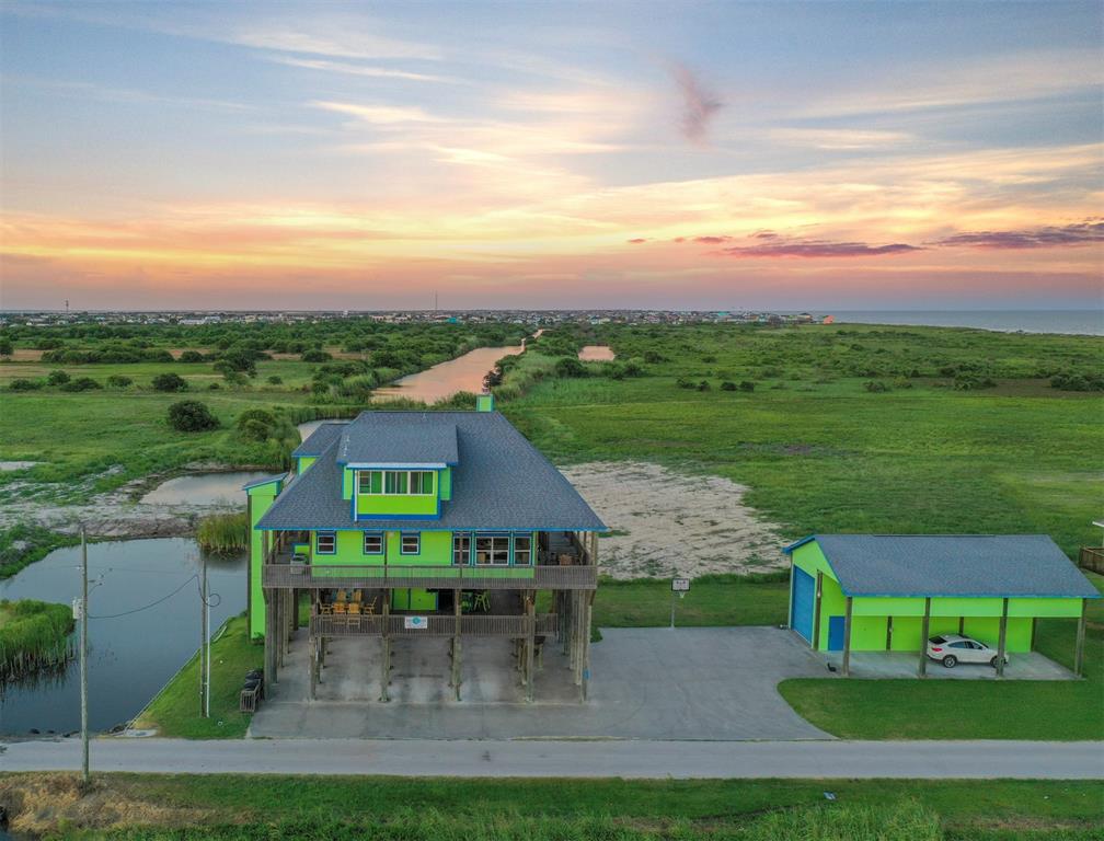 898 2 Mr G, Crystal Beach, Texas 77650, 3 Bedrooms Bedrooms, 11 Rooms Rooms,3 BathroomsBathrooms,Single-family,For Sale,Mr G,35252593