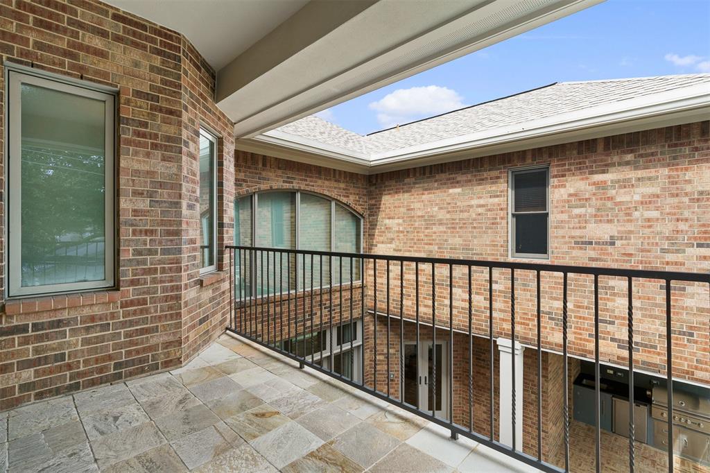 6213 2 San Felipe Street, Houston, Texas 77057, 5 Bedrooms Bedrooms, 13 Rooms Rooms,5 BathroomsBathrooms,Single-family,For Sale,San Felipe,32914276