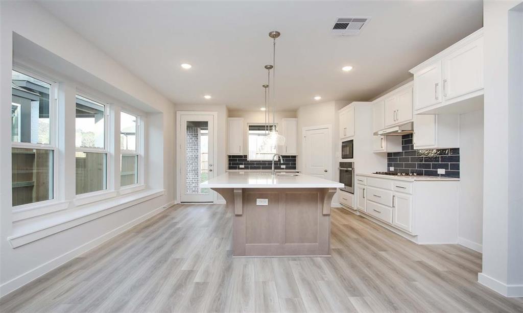 112 2 East Cascade Heights Drive, Montgomery, Texas 77316, 5 Bedrooms Bedrooms, 5 Rooms Rooms,3 BathroomsBathrooms,Single-family,For Sale,East Cascade Heights,55810540