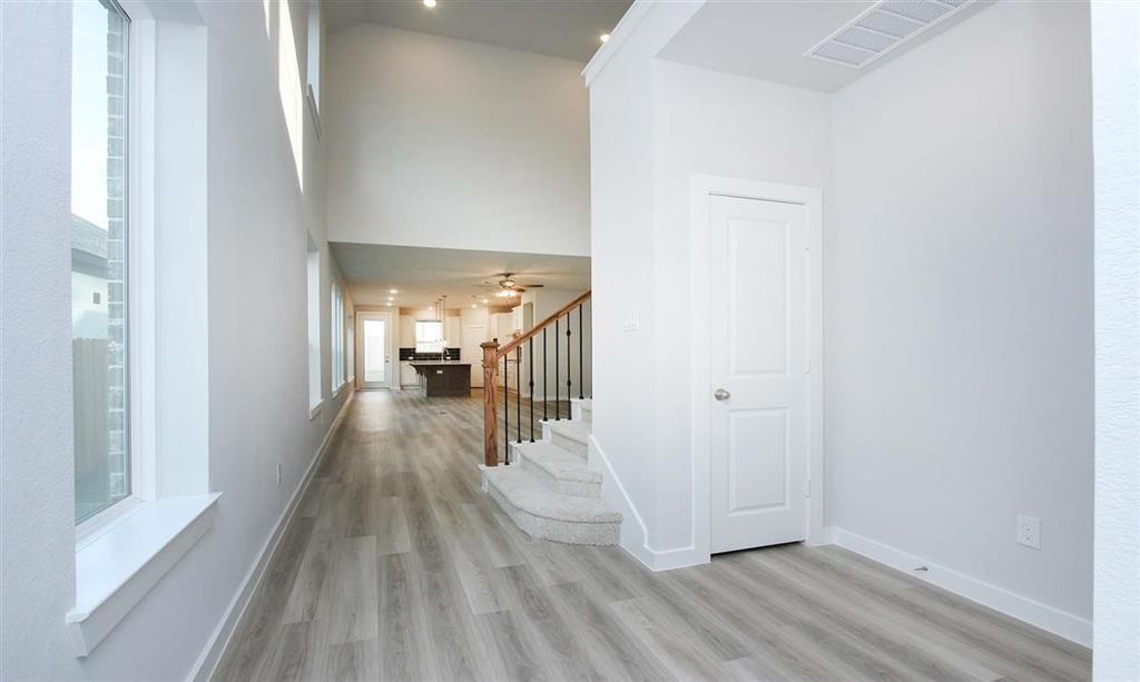 112 2 East Cascade Heights Drive, Montgomery, Texas 77316, 5 Bedrooms Bedrooms, 5 Rooms Rooms,3 BathroomsBathrooms,Single-family,For Sale,East Cascade Heights,55810540
