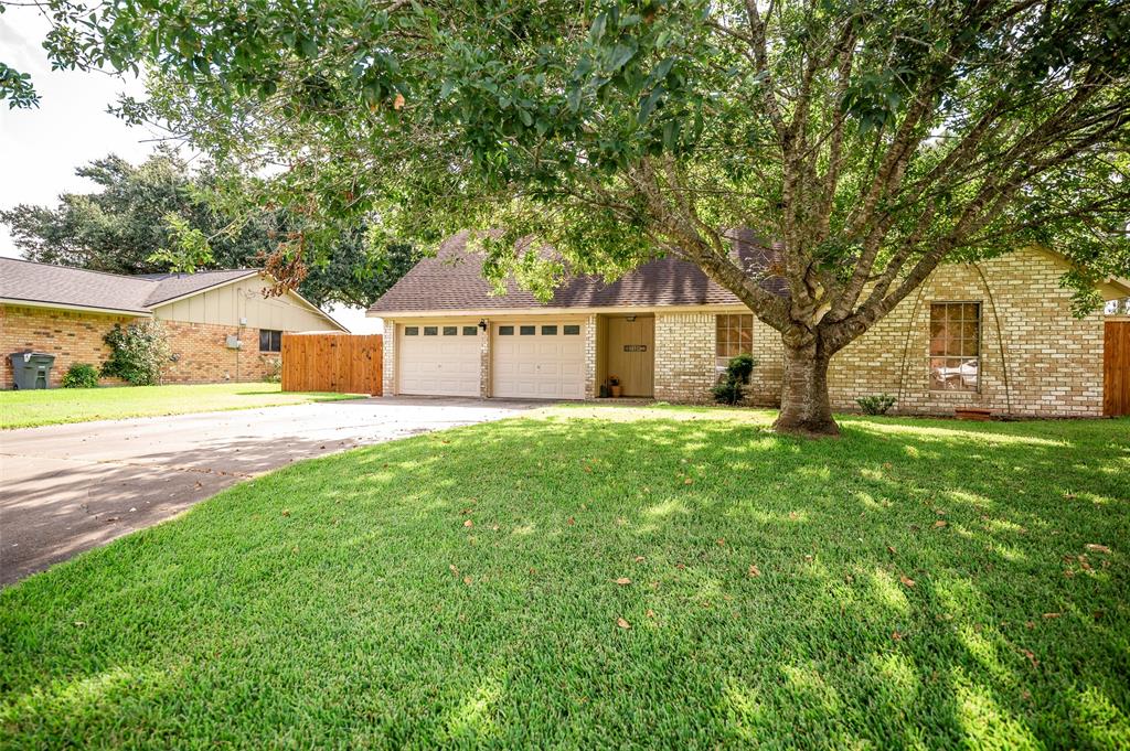 3308 La Vista AVE, Bay City, TX 77414