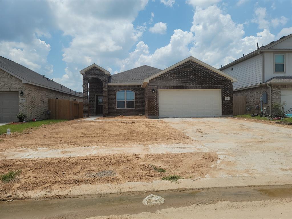 3217 Explorer DR, Texas City, TX 77591