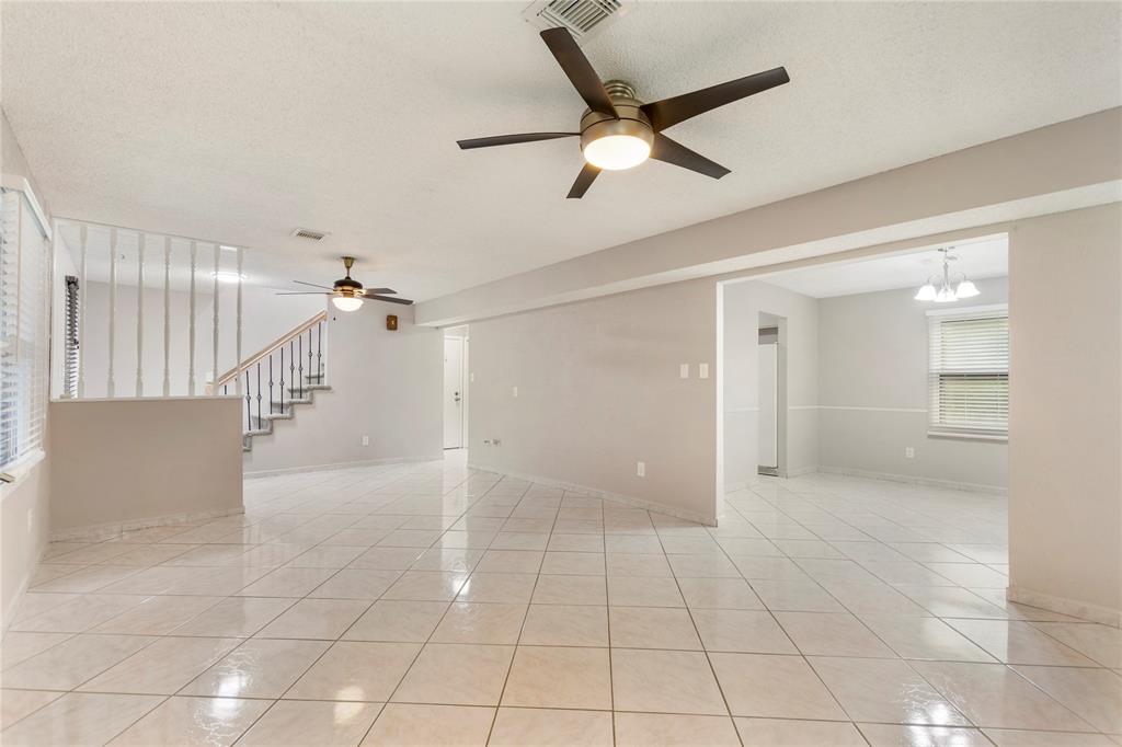 4707 2 Comal Street, Pearland, Texas 77581, 5 Bedrooms Bedrooms, 10 Rooms Rooms,2 BathroomsBathrooms,Single-family,For Sale,Comal,45466676