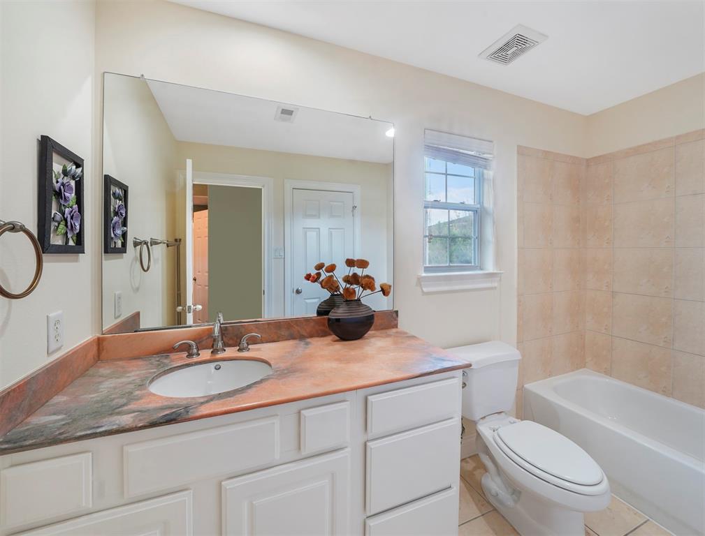 9110 3 Harbor Hills Drive, Houston, Texas 77054, 4 Bedrooms Bedrooms, 4 Rooms Rooms,3 BathroomsBathrooms,Single-family,For Sale,Harbor Hills,86643955