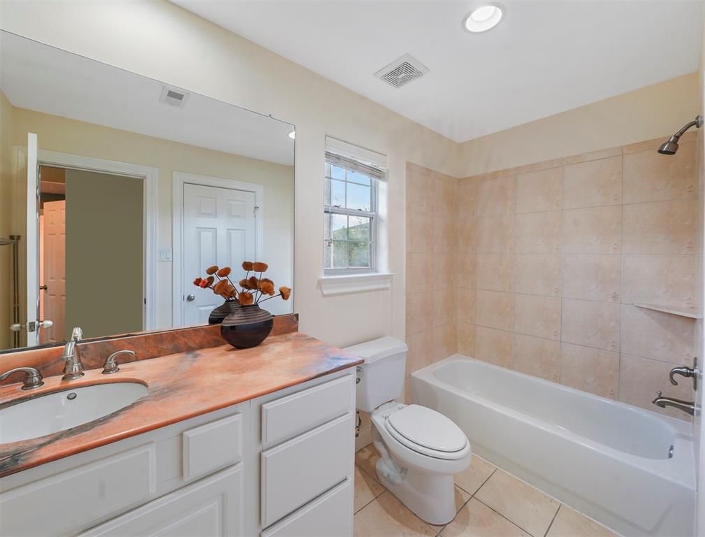 9110 3 Harbor Hills Drive, Houston, Texas 77054, 4 Bedrooms Bedrooms, 4 Rooms Rooms,3 BathroomsBathrooms,Single-family,For Sale,Harbor Hills,86643955