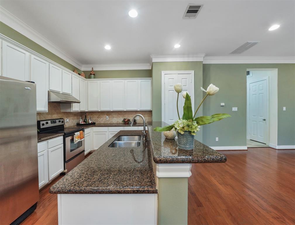 9110 3 Harbor Hills Drive, Houston, Texas 77054, 4 Bedrooms Bedrooms, 4 Rooms Rooms,3 BathroomsBathrooms,Single-family,For Sale,Harbor Hills,86643955