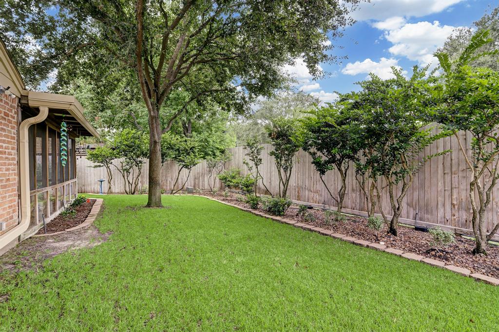 11554 1.5 Piping Rock Drive, Houston, Texas 77077, 4 Bedrooms Bedrooms, 10 Rooms Rooms,2 BathroomsBathrooms,Single-family,For Sale,Piping Rock,46210217