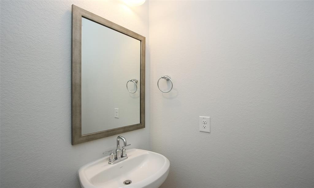 909 1 Goose Creek Street, Webster, Texas 77598, 3 Bedrooms Bedrooms, 6 Rooms Rooms,2 BathroomsBathrooms,Single-family,For Sale,Goose Creek Street,68642945