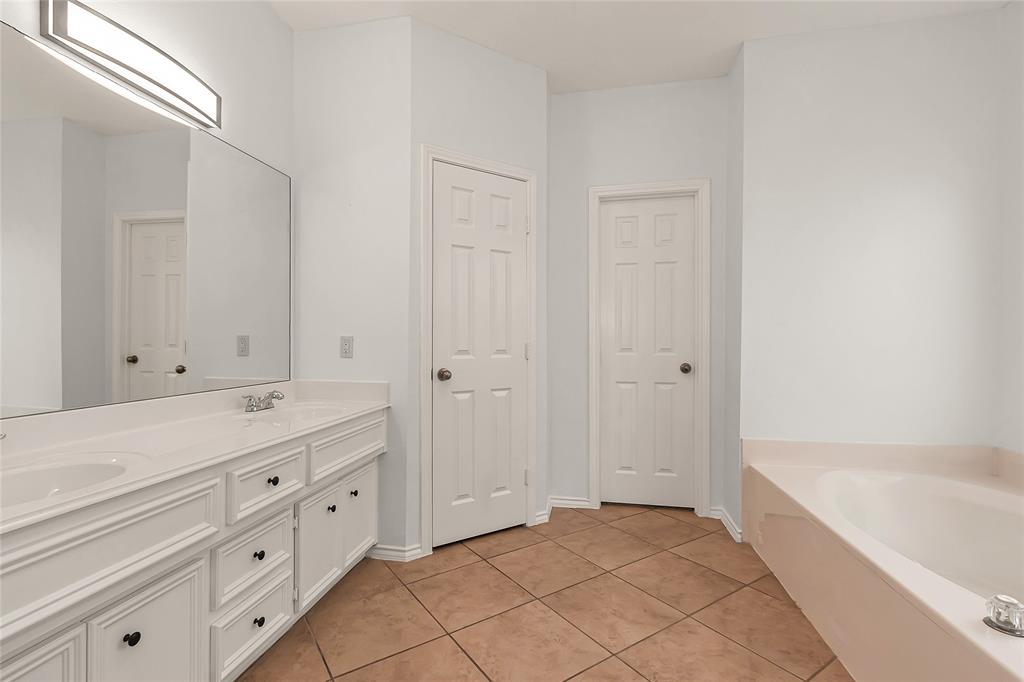 4703 2 Ambrosia Springs Lane, Katy, Texas 77494, 4 Bedrooms Bedrooms, 9 Rooms Rooms,2 BathroomsBathrooms,Single-family,For Sale,Ambrosia Springs,87460672