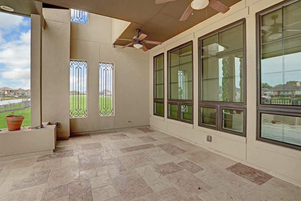 622 2 Appia Drive, Kemah, Texas 77565, 4 Bedrooms Bedrooms, 10 Rooms Rooms,3 BathroomsBathrooms,Single-family,For Sale,Appia,63389011