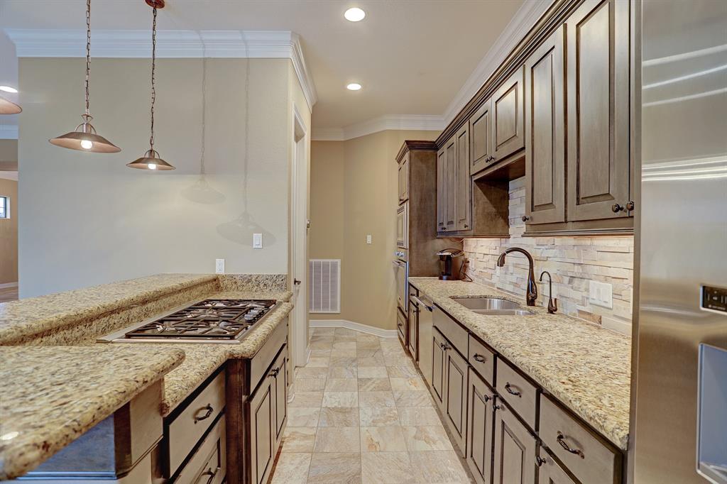 622 2 Appia Drive, Kemah, Texas 77565, 4 Bedrooms Bedrooms, 10 Rooms Rooms,3 BathroomsBathrooms,Single-family,For Sale,Appia,63389011