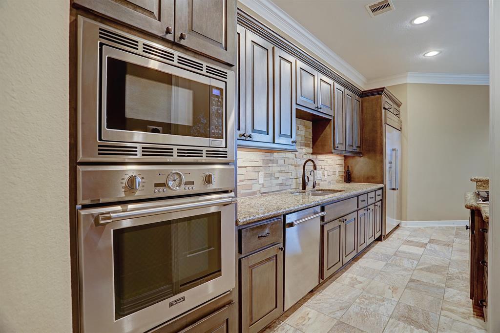 622 2 Appia Drive, Kemah, Texas 77565, 4 Bedrooms Bedrooms, 10 Rooms Rooms,3 BathroomsBathrooms,Single-family,For Sale,Appia,63389011